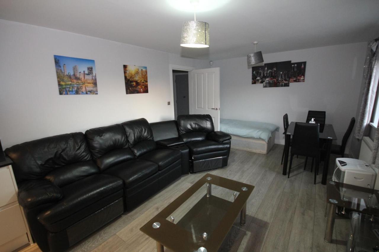 Holden Court -apt 4 West Drayton (Middlesex)