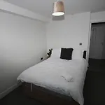 Holden Court Apartments -Apt 4