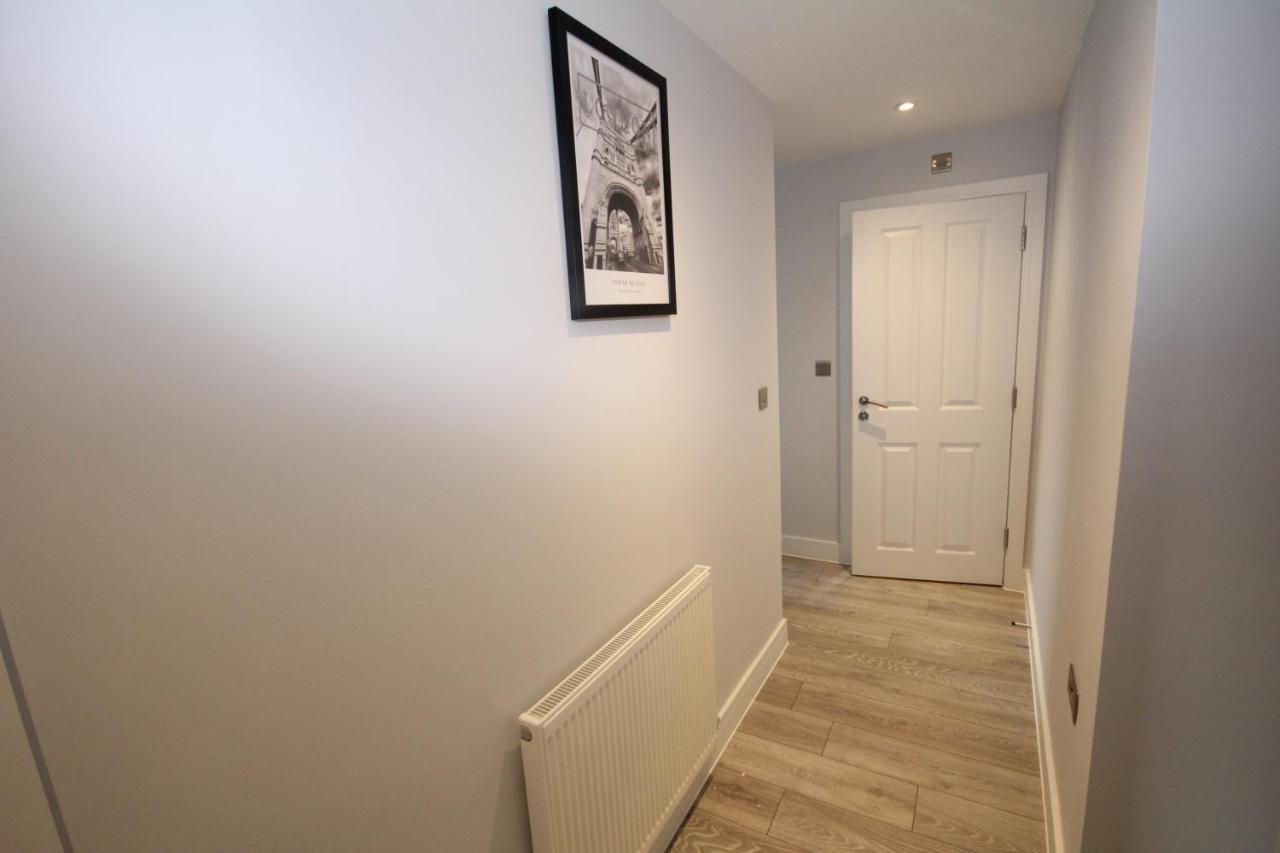 Holden Court -apt 4 * West Drayton (Middlesex)
